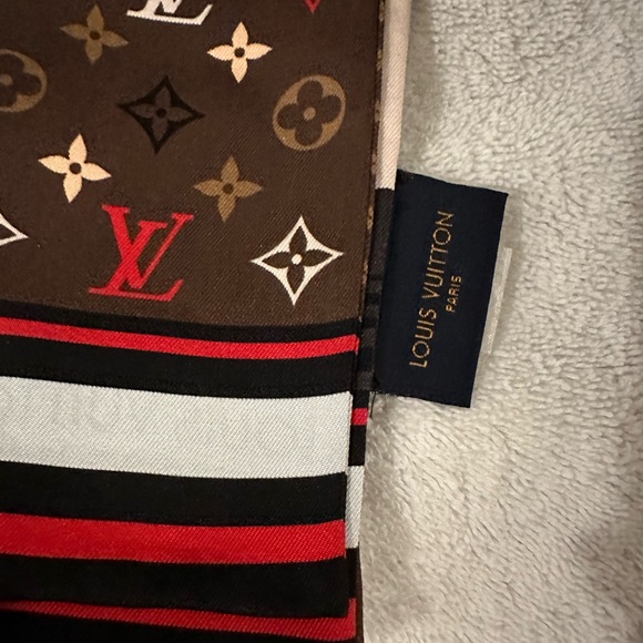 Louis Vuitton Accessories - Louis Vuitton scarf